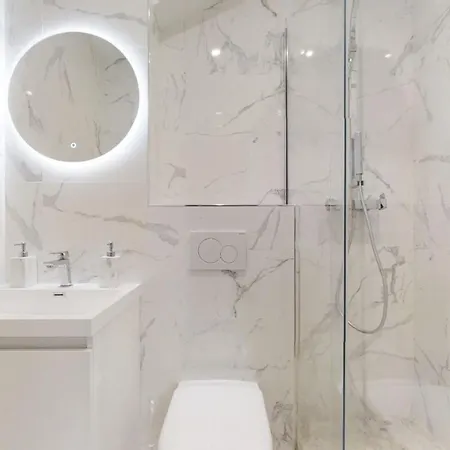 Apartment Studio Champs Elysees Paris